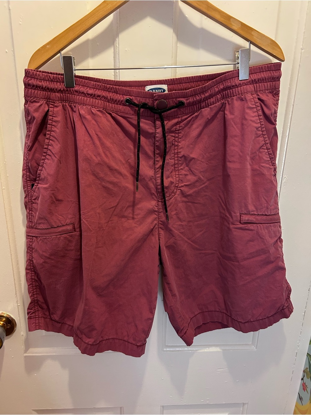 Old Navy Men's Casual Pull-On Utility Cargo Shorts - Maroon / Plum
